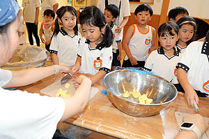 年長お泊り保育１・いってきます・野菜切り体験