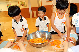 年長お泊り保育１・いってきます・野菜切り体験