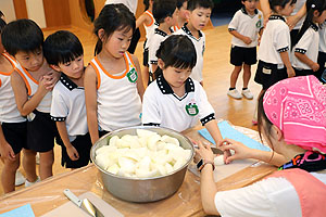 年長お泊り保育１・いってきます・野菜切り体験