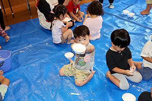 8月生まれのお誕生会　ー小麦粉粘土ー　ひよこ・あひる