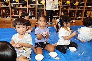 8月生まれのお誕生会　ー小麦粉粘土ー　ひよこ・あひる