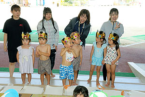 8月生まれのお誕生会　ー水鉄砲ー　年少組