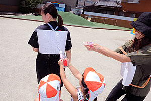 8月生まれのお誕生会　ー水鉄砲ー　年少組