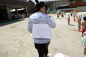 8月生まれのお誕生会　ー水鉄砲ー　年少組