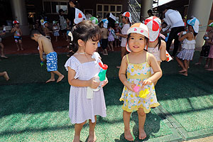 8月生まれのお誕生会　ー水鉄砲ー　年少組