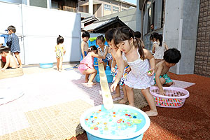 水遊び　気持ち良かったね！　あひる