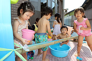 水遊び　気持ち良かったね！　あひる