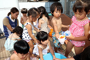 かき氷屋さんに大変身！　あひる