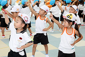 運動会のリズム活動　ひまわり・さくら・たんぽぽ	