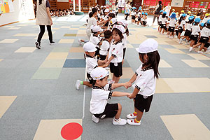 運動会のリズム活動　ひまわり・さくら・たんぽぽ	