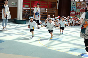 運動会の活動　かけっこ　　年少組