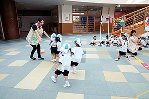 運動会の活動　かけっこ　　年少組