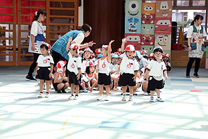 運動会の活動　かけっこ　　年少組