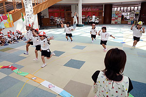 運動会の活動　かけっこ　　年少組