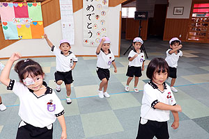 運動会のリズム活動　ばら・すみれ