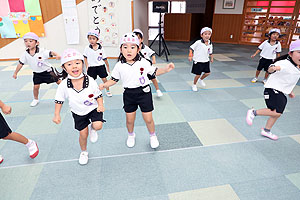 運動会のリズム活動　ばら・すみれ