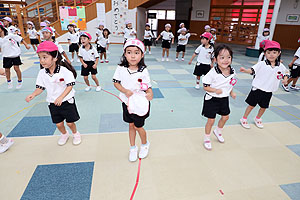 運動会のリズム活動　ばら・すみれ