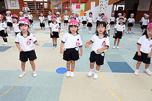 運動会のリズム活動　ばら・すみれ