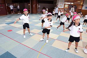 運動会のリズム活動　ばら・すみれ