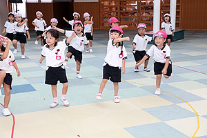 運動会のリズム活動　ばら・すみれ