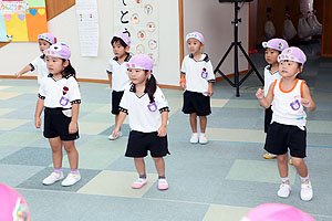 運動会のリズム活動　ばら・すみれ