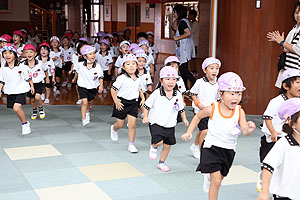 運動会のリズム活動　ばら・すみれ