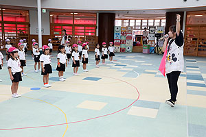 運動会のリズム活動　ばら・すみれ