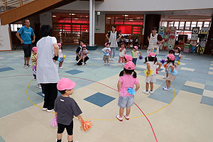 運動会のリズム活動　ひよこ・あひる