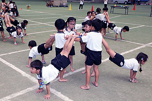 運動会予行3　　　年長組　組体操