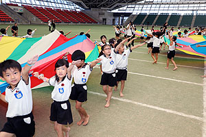 運動会予行4　　　年長組　バルーン