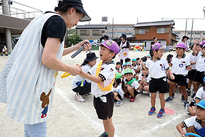 リレー頑張っています　年長　NO.2