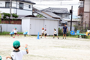 リレー頑張っています　年長　NO.1