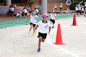 リレー頑張っています　年長　NO.1