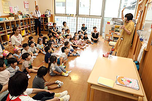 ９月生まれのお誕生会　―絵本の読み聞かせ―　年少・ひよこ・あひる