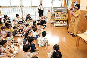 ９月生まれのお誕生会　―絵本の読み聞かせ―　年少・ひよこ・あひる