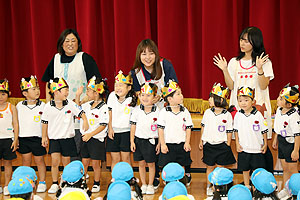 ９月生まれのお誕生会　―絵本の読み聞かせ―　年長・年中