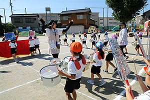 鼓笛の活動頑張っています　　C・D・E