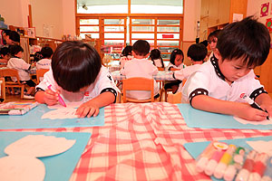 運動会の招待状の制作　りす