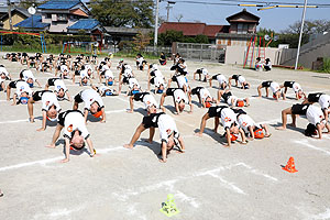 運動会の組体操活動　年長組