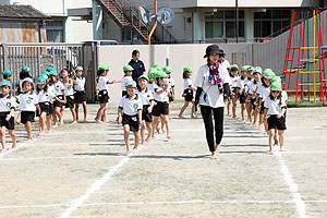 運動会の組体操活動　年長組