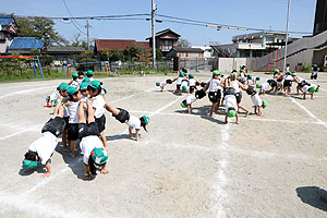 運動会の組体操活動　年長組