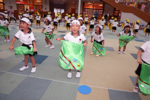 運動会のリズム活動　年中組