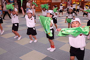 運動会のリズム活動　年中組