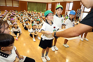 運動会の表彰式　　年長組