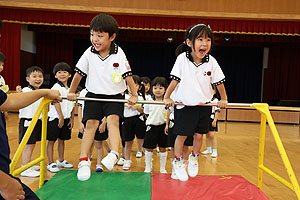 体操教室　鉄棒頑張りました　　ひまわり