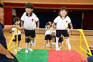 体操教室　鉄棒頑張りました　　ひまわり