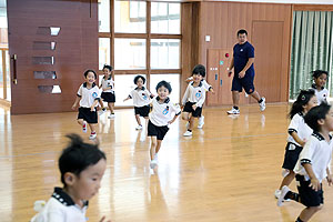 体操教室　鉄棒頑張りました　　さくら