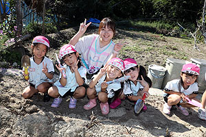 エンゼル自然体験農園でおいもほり　　年中　NO.1