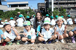 エンゼル自然体験農園でおいもほり　　年長　NO.1