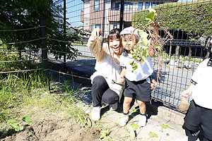 エンゼル畑でおいもほり　年少